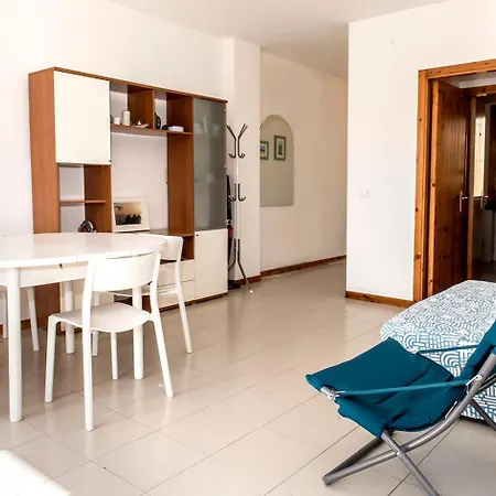 M285 - Marcelli, Comodo Trilocale Con Terrazzo * Marcelli