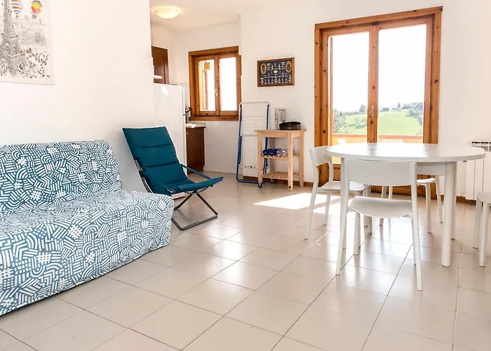 M285 - Marcelli, Comodo Trilocale Con Terrazzo Marcelli