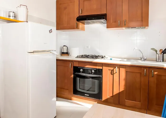 M285 - Marcelli, Comodo Trilocale Con Terrazzo Appartement